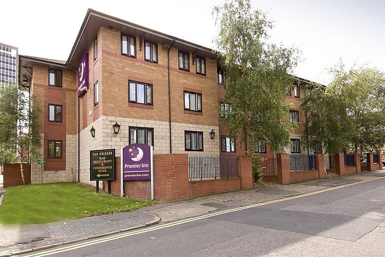 Premier Inn Birmingham City Centre Broad Street Exterior foto