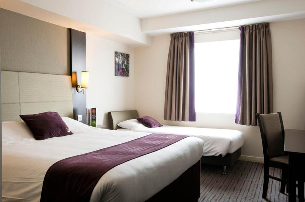 Premier Inn Birmingham City Centre Broad Street Exterior foto