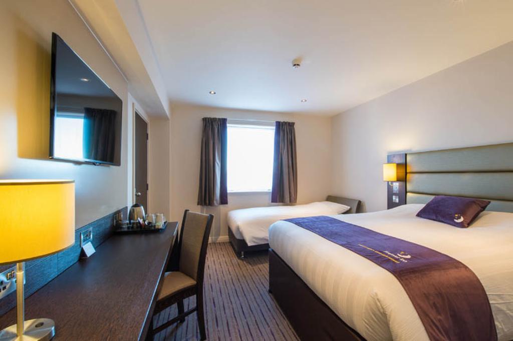 Premier Inn Birmingham City Centre Broad Street Exterior foto