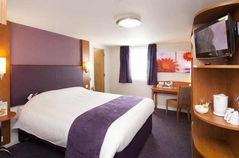 Premier Inn Birmingham City Centre Broad Street Exterior foto