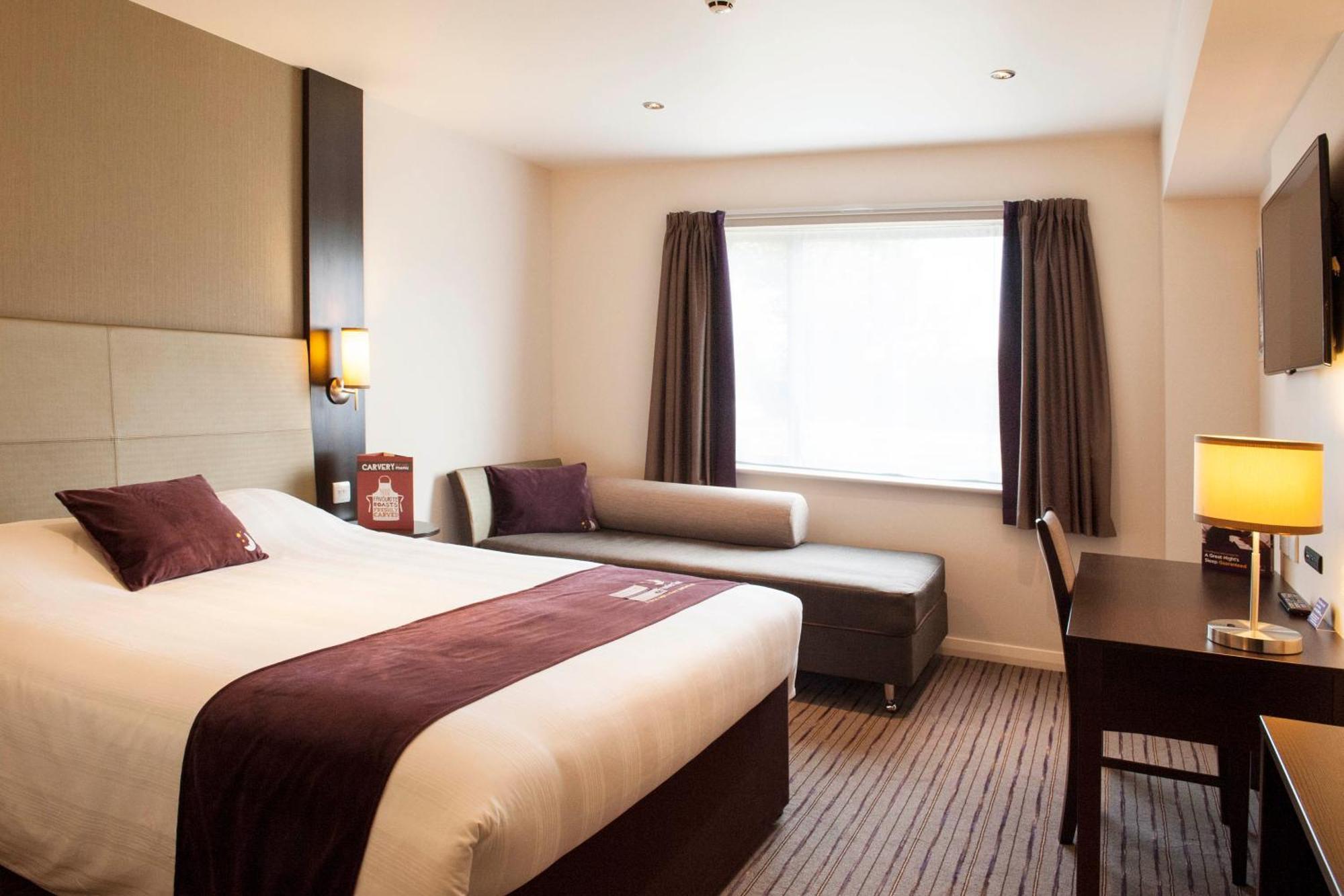 Premier Inn Birmingham City Centre Broad Street Exterior foto