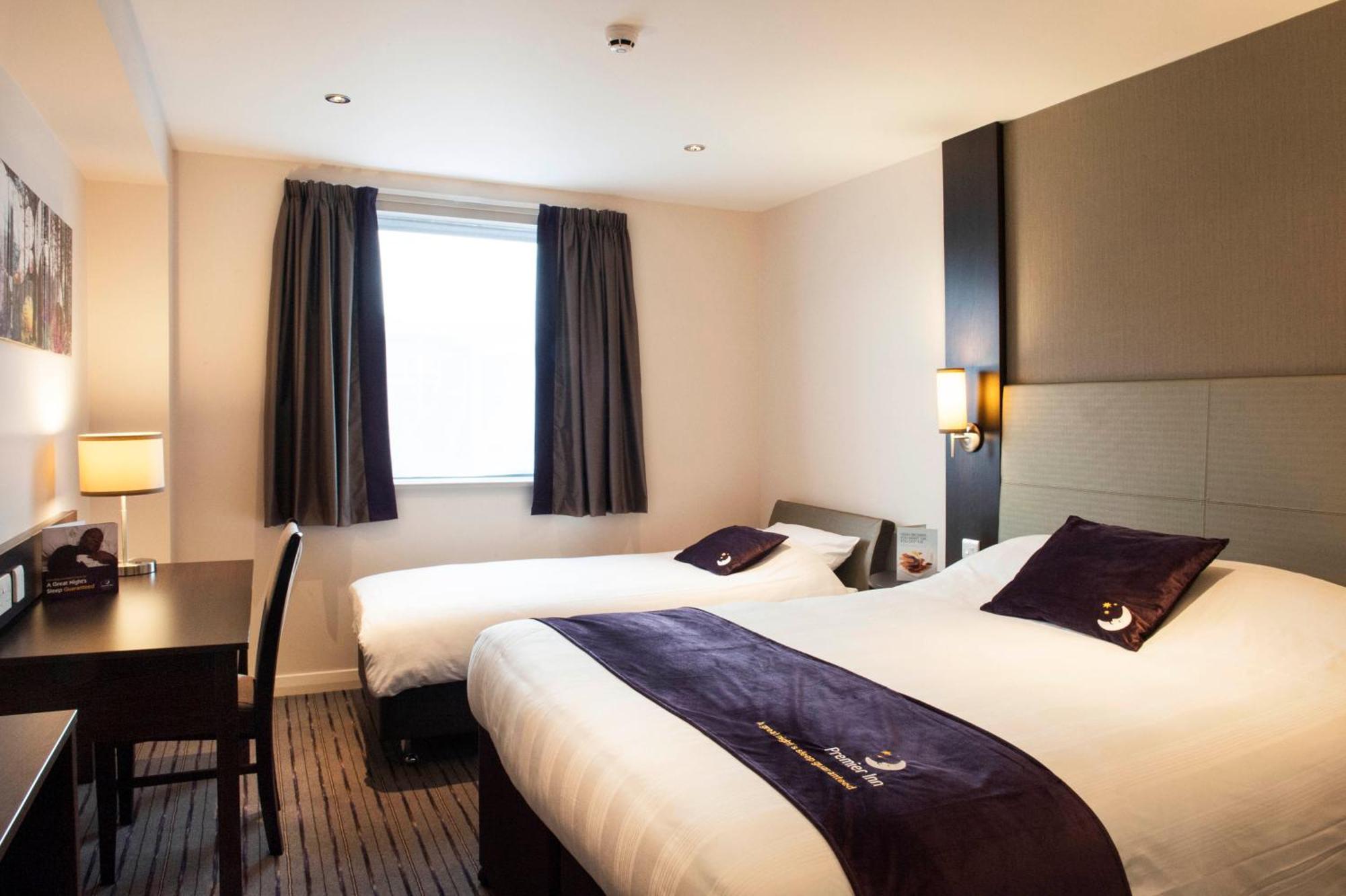 Premier Inn Birmingham City Centre Broad Street Exterior foto